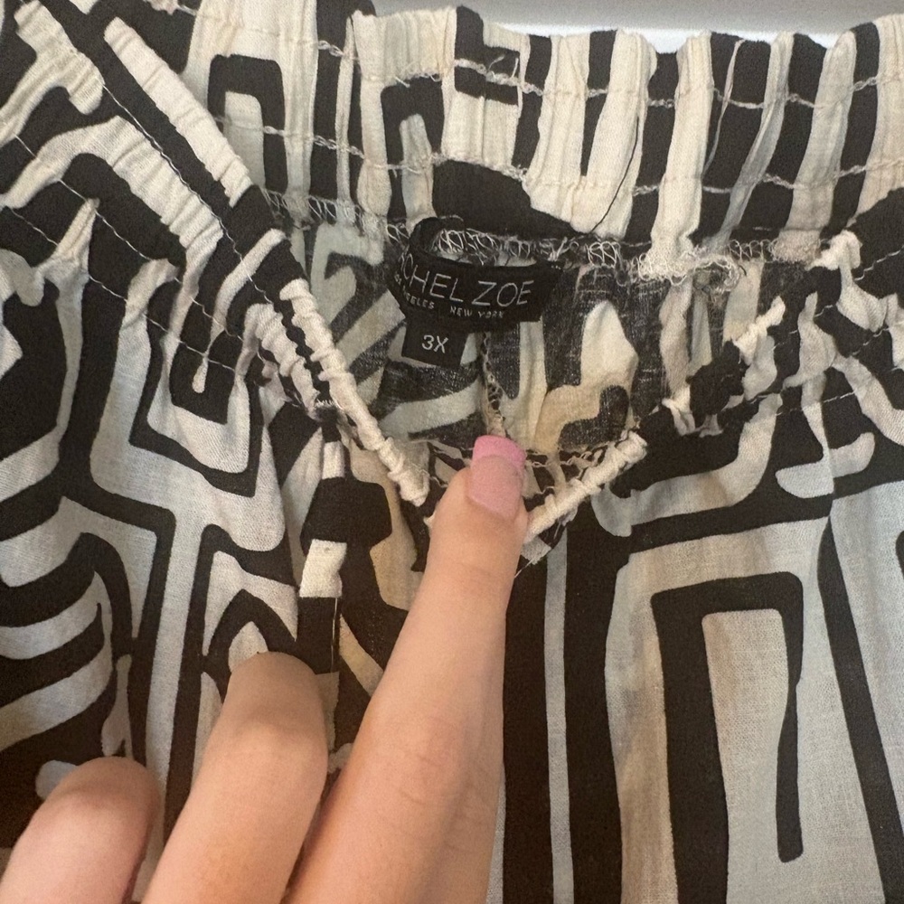 Be luau ready with these Rachel Zoe Black and White Geometric Pants worn once ! - Picture 2 of 5